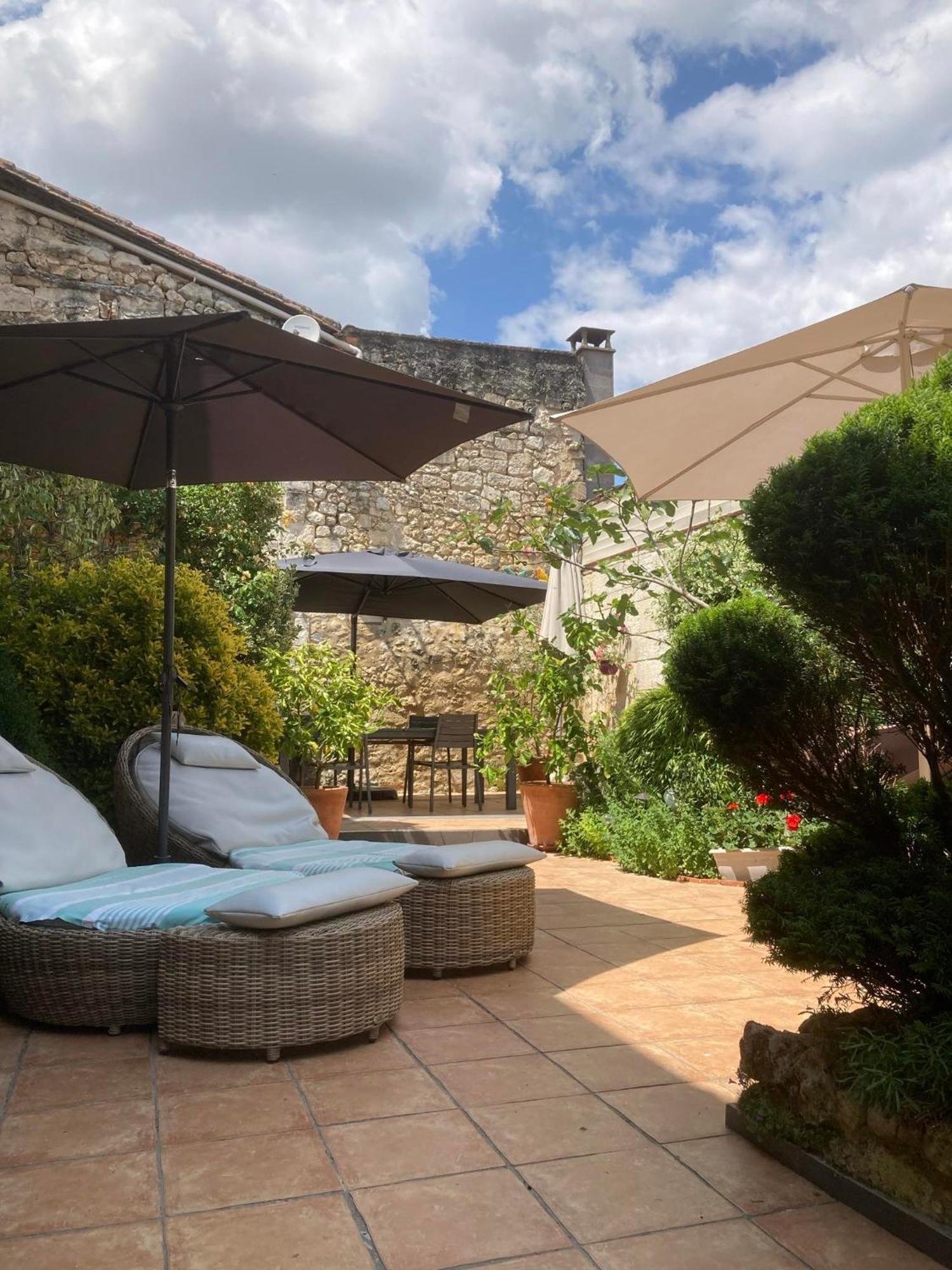 Le Patio Chambres Et Tables D'Hotes La Tour-Blanche Exterior photo