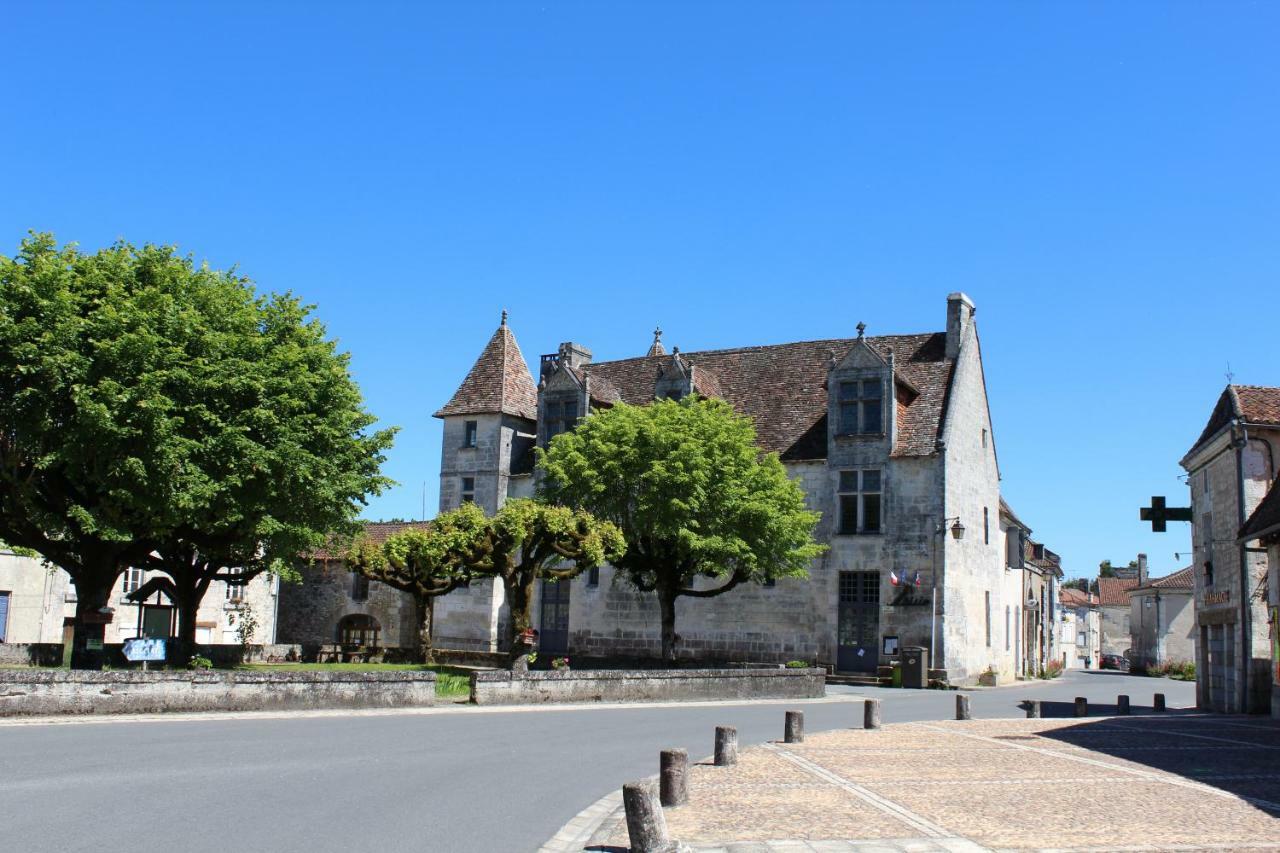 Le Patio Chambres Et Tables D'Hotes La Tour-Blanche Exterior photo